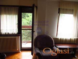 Izdaje se lep dvosoban stan na Novom Naselju!